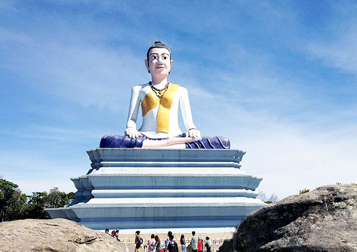 DU LICH CAMPUCHIA Tượng thánh nữ Ya Mao