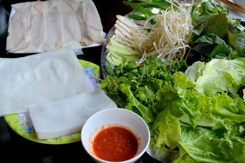 Du lich Da Nang: Đến Đà Nẵng đừng bỏ qua bánh tráng cuốn thịt heo