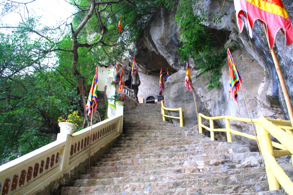 A14 TOUR TẾT: HÀ NỘI – CHÙA TIÊN – ĐỘNG PHÚ LÃO (1 Ngày)