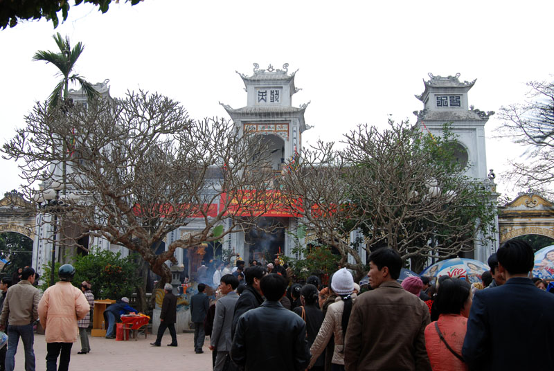 A10 TOUR TẾT: HÀ NỘI - PHỦ GIẦY - ĐỀN TRẦN - CỔ LỄ (1 Ngày)