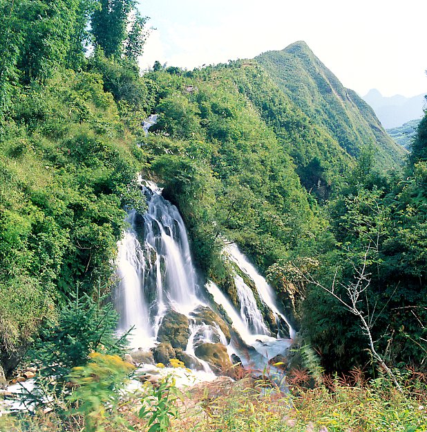 DU LICH HA LONG : HA NOI - HA LONG - TUAN CHAU - SAPA