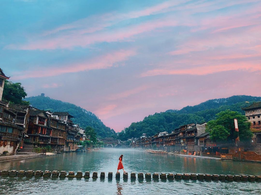 4 mùa đi Phượng Hoàng Cổ Trấn nên mặc gì? 4 mùa đi Phượng Hoàng Cổ Trấn nên mặc gì?