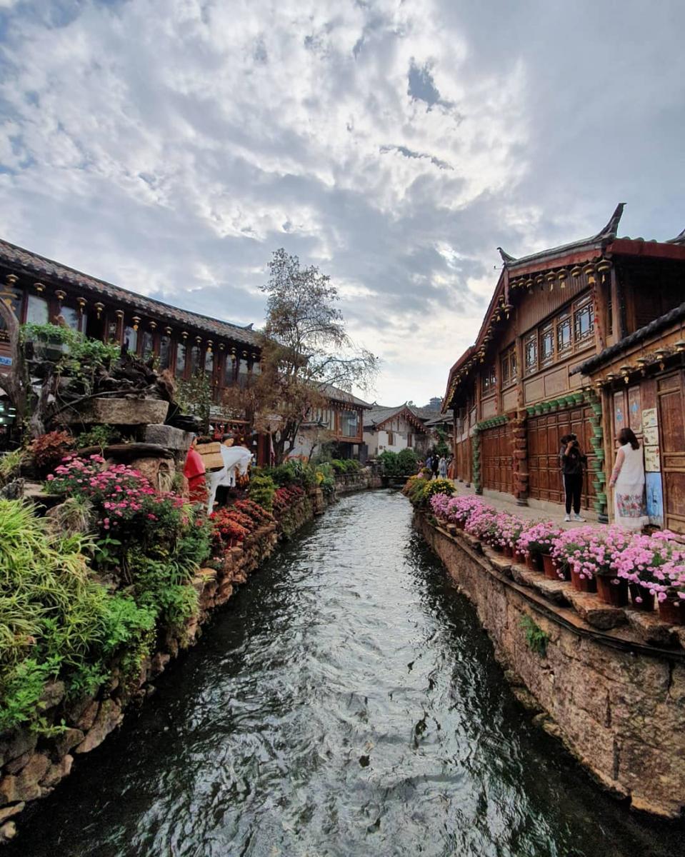 Đi tour du lịch Lệ Giang máy bay hay tàu? Đi tour du lịch Lệ Giang máy bay hay tàu?