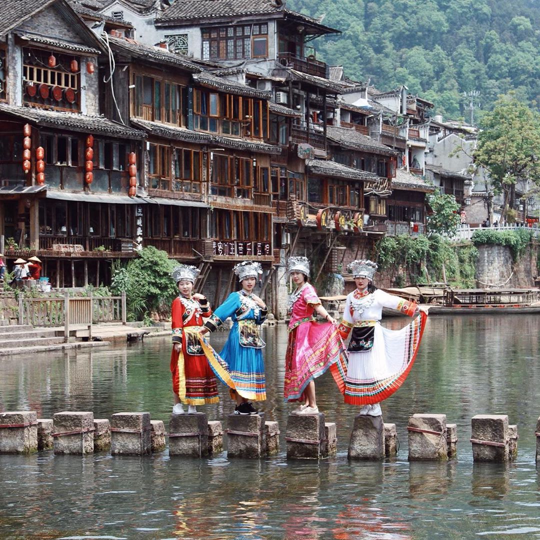 Đi tour Phượng Hoàng Cổ Trấn Phù Dung trấn tham quan gì? Đi tour Phượng Hoàng Cổ Trấn Phù Dung trấn tham quan gì?