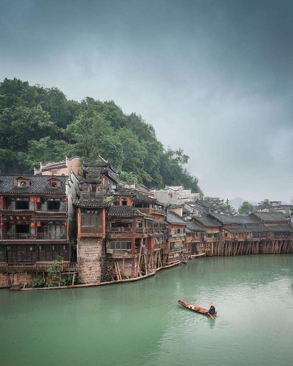 Đi tour Phượng Hoàng Cổ Trấn rẻ ở công ty nào? Đi vào mùa nào đẹp? Đi tour Phượng Hoàng Cổ Trấn rẻ ở công ty nào? Đi vào mùa nào đẹp?