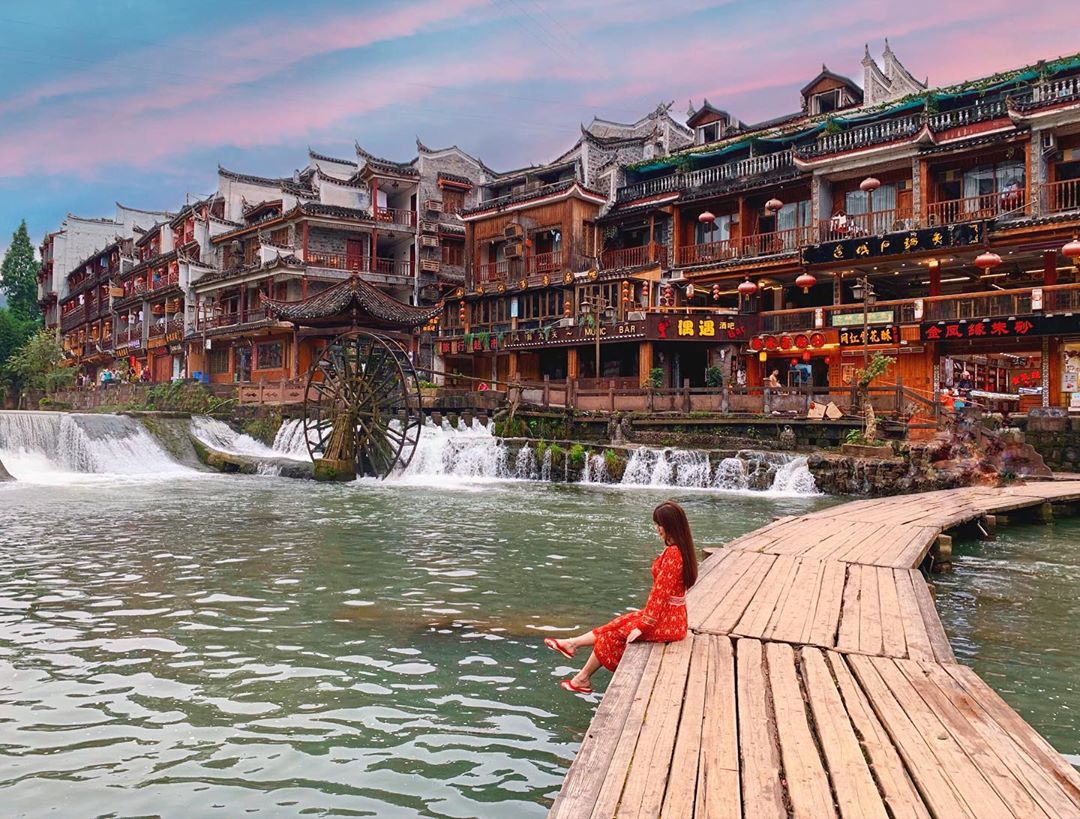 Tại sao nên đi du lịch Phượng Hoàng Cổ Trấn theo tour? Tại sao nên đi du lịch Phượng Hoàng Cổ Trấn theo tour?