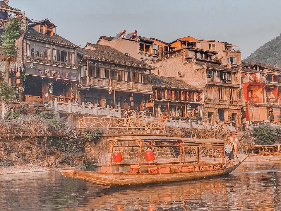Tại sao nên đi tour Phượng Hoàng Cổ Trấn vào mùa thu? Tại sao nên đi tour Phượng Hoàng Cổ Trấn vào mùa thu?