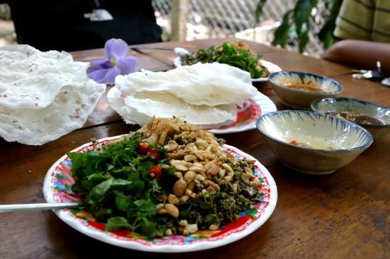 Bánh đập, hến xào