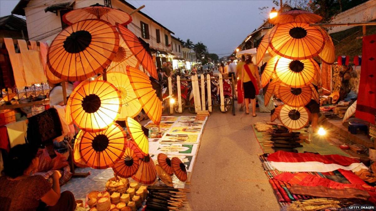 cho-dem-luang-prabang
