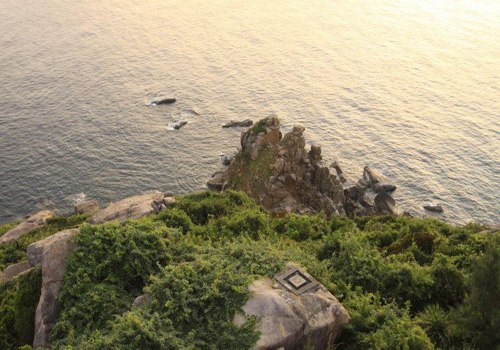 Đầm Môn