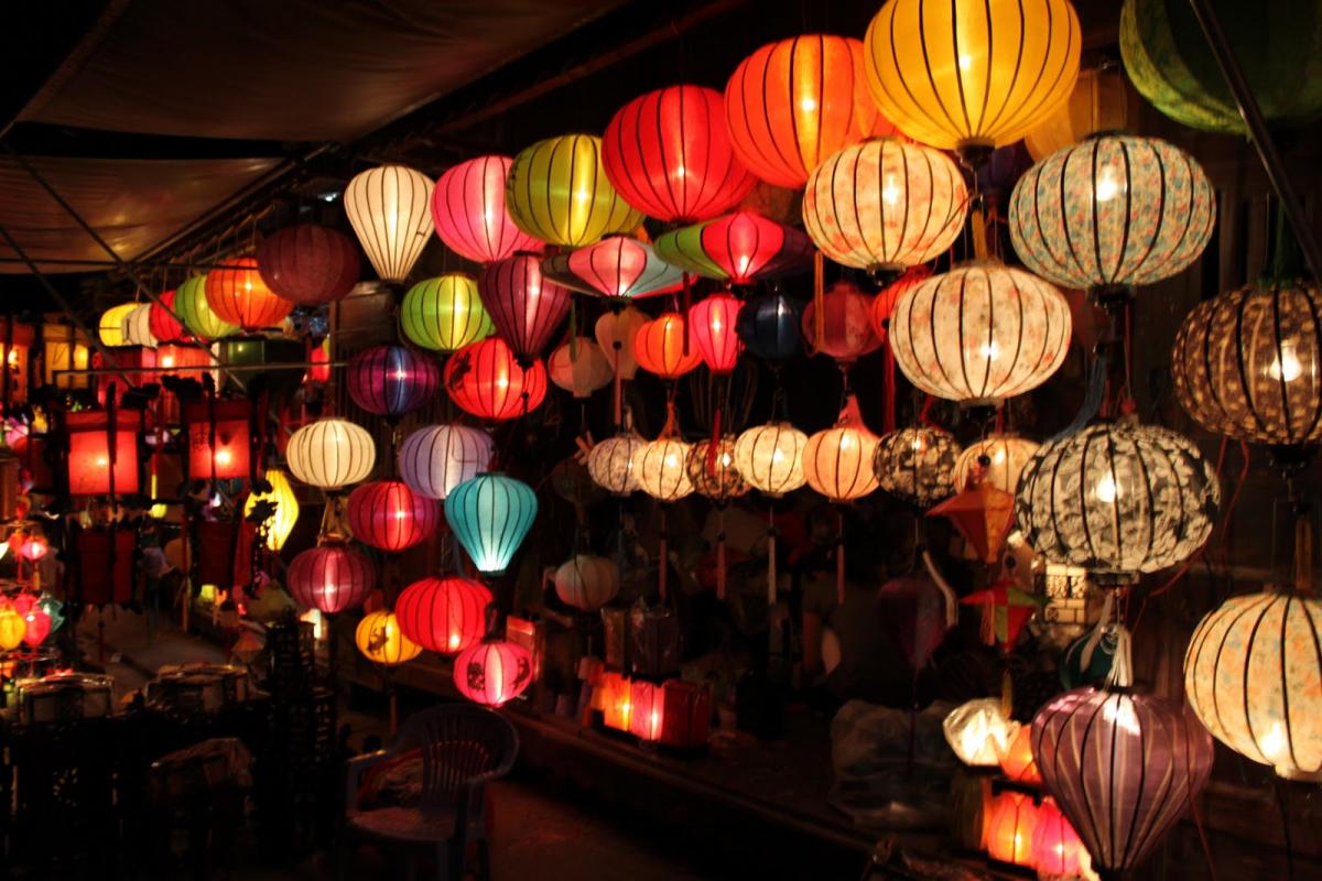 Đi dạo Phố Cổ về đêm