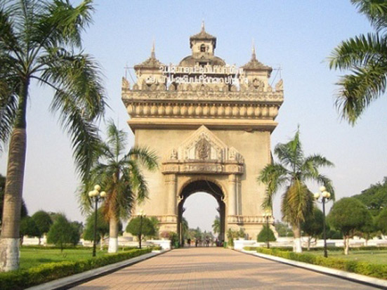 Khải Hoàn Môn Patuxay