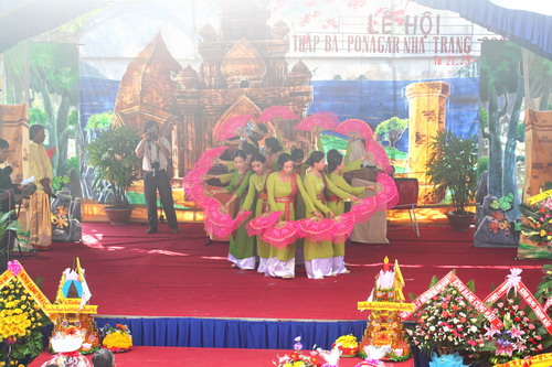 Lễ hội Tháp Bà