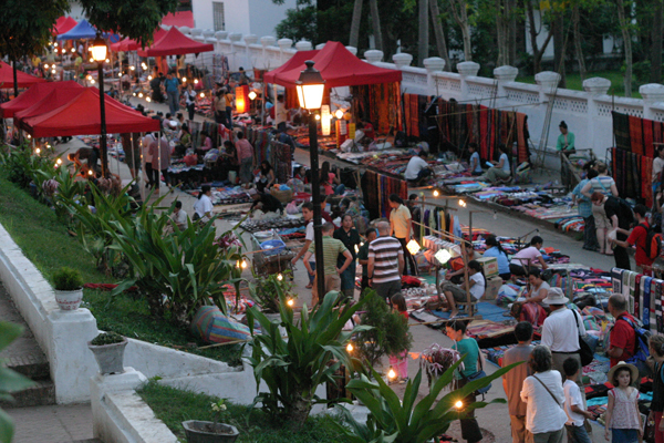 Cho-dem-luang-prabang-khi-du-lich-lao