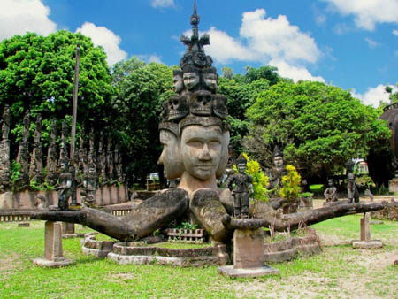 du-lich-lao-choi-gi-o-vien-chan-vuon-tuong-pha du-lich-lao-choi-gi-o-vien-chan-vuon-tuong-pha