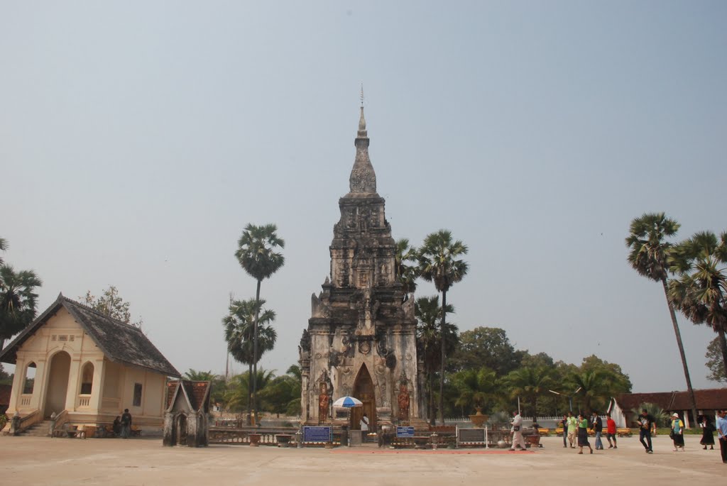 Du lịch lào và tham quan các điểm du lịch ở Savannakhet du-lich-lao-That-Ing-Hang-Stupa-savannakhet