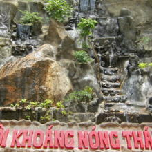 Suối khoáng nóng