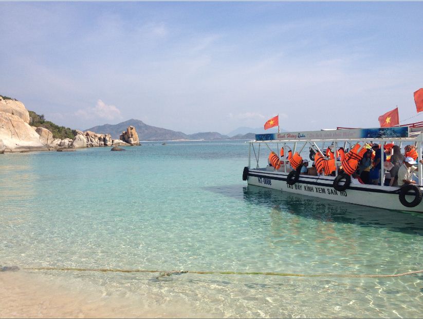 thuê thuyền đến đảo Bình Hưng