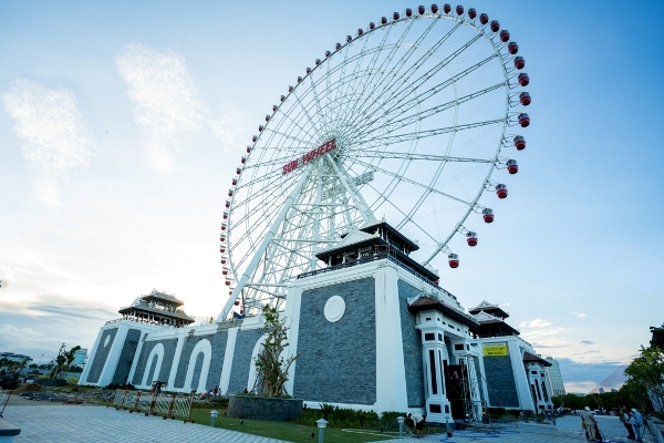 vong-quay-mat-troi-sun-wheel-da-nang vong-quay-mat-troi-sun-wheel-da-nang